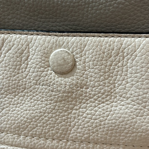 Marc Jacob's Crossbody Grey Bag - Picture 3 of 4